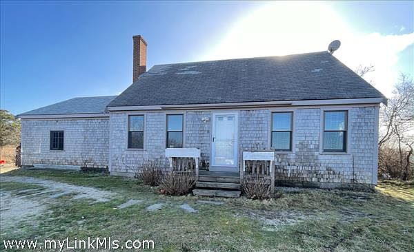 1st image of 22 Hawthorne Ln
