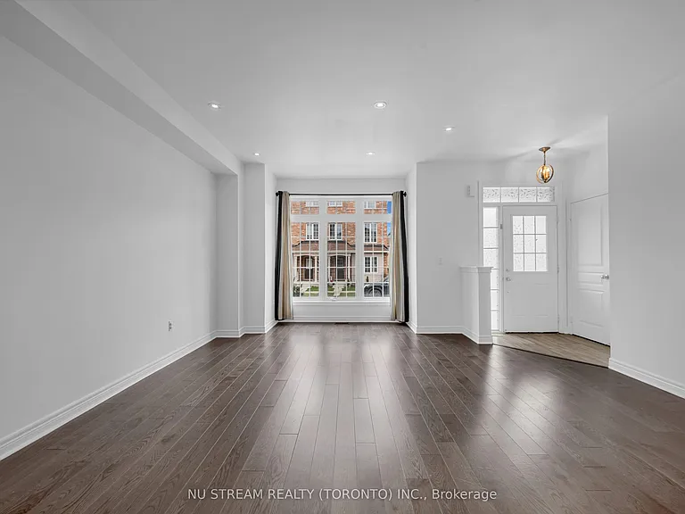 17 Greenery Rd — Photo 3