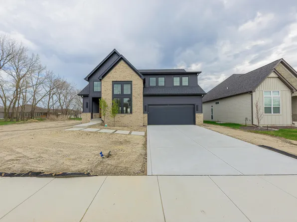 9523 Hook St, Highland, IN 46322