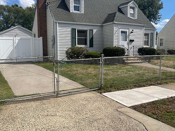 2nd image of 63 Underhill Ave