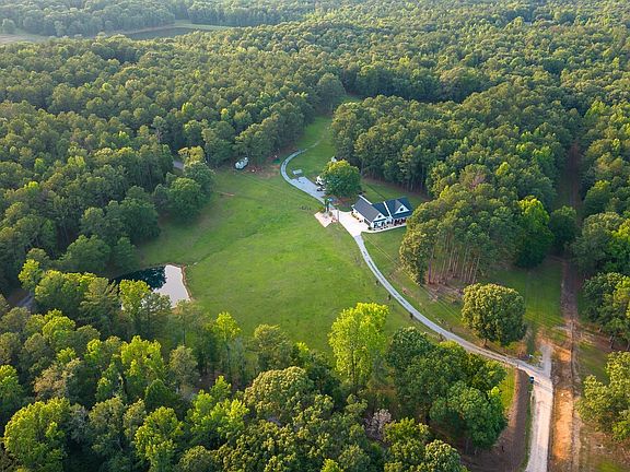 4th image of 271 Little Pond Rd