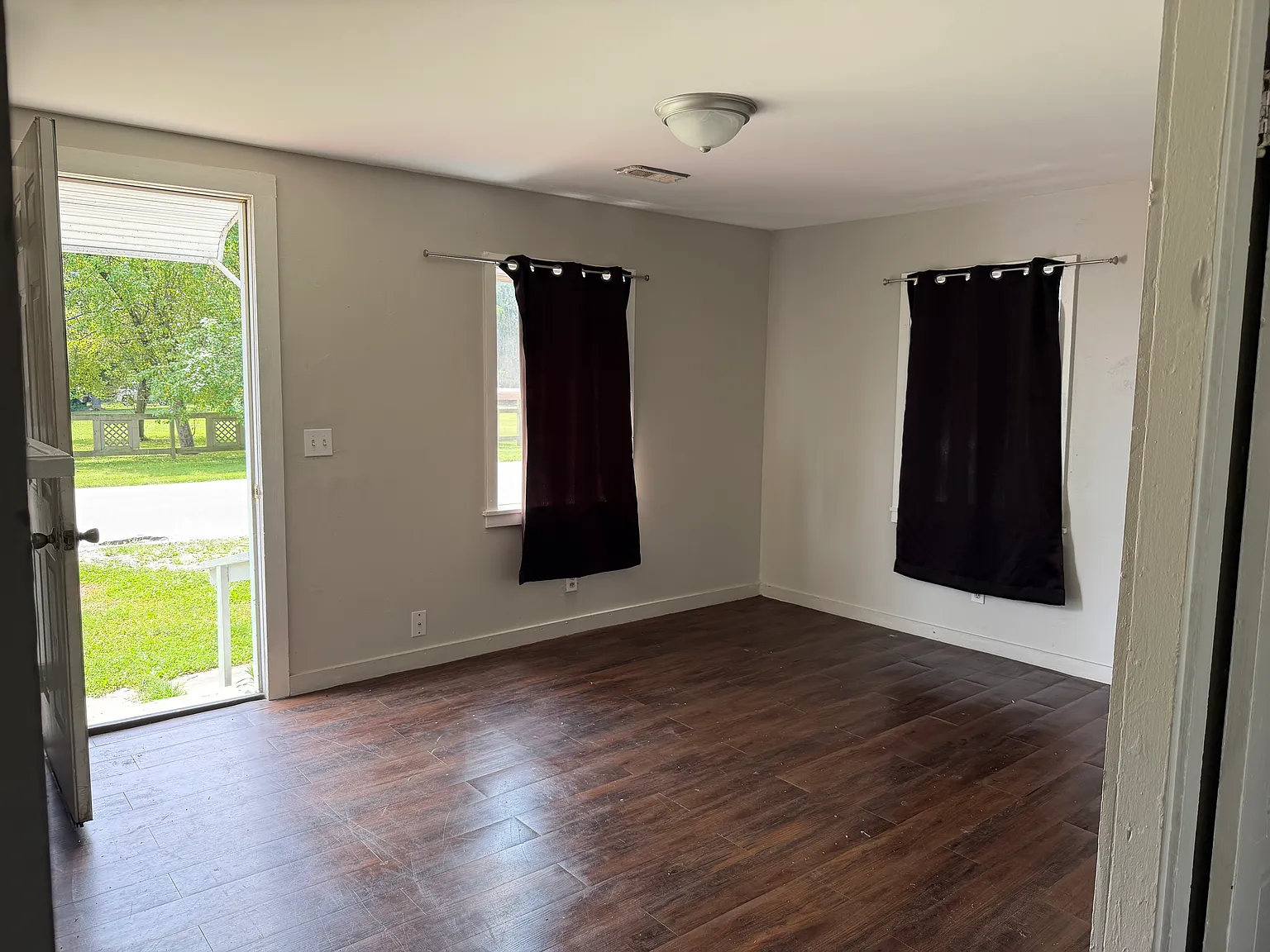 2 bed, 480 sqft, $1,050 — Photo 3