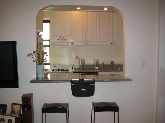 5th image of 29-33 W 65th St #4C