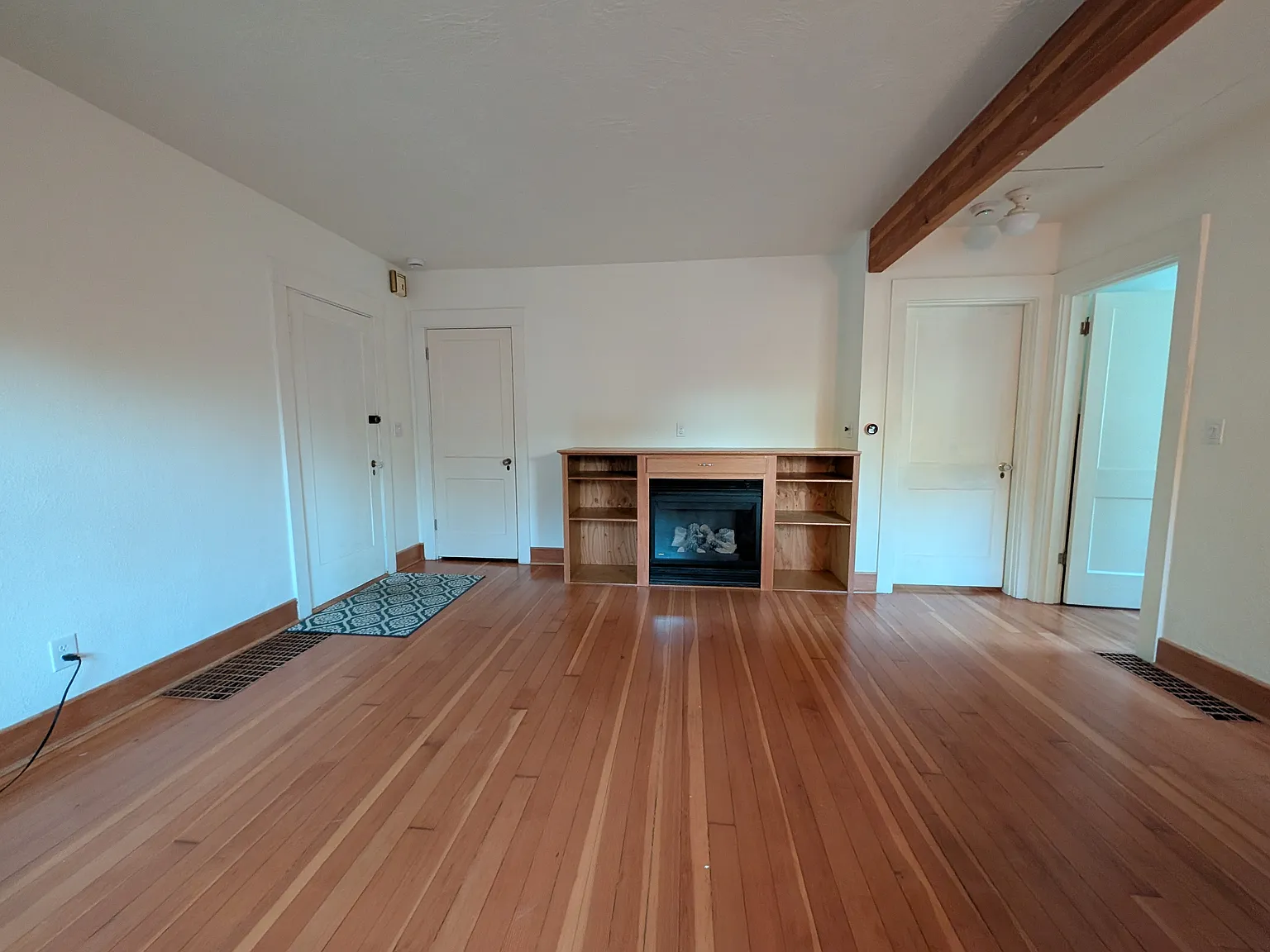 1 bed, 1470 sqft, $2,400 — Photo 3