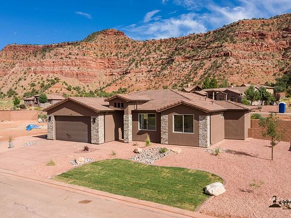2nd image of 546 E El Valle Dr