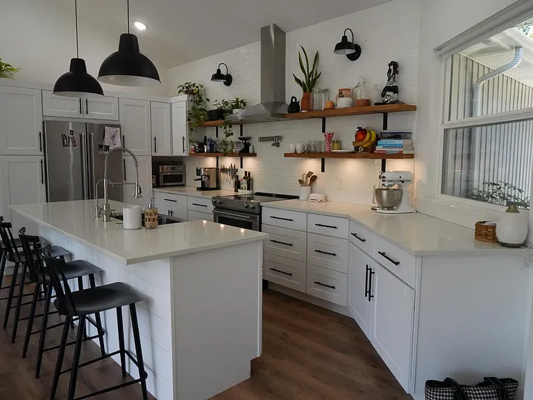 5 Thornbury Ln — Photo 4