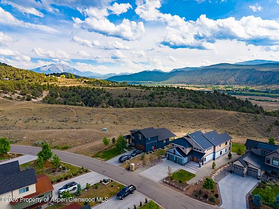5th image of 340 Pinyon Mesa Dr