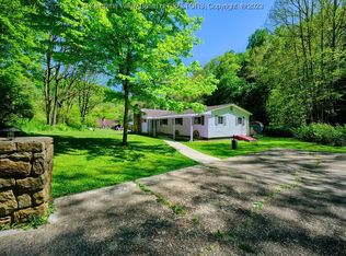 25 Beechie Frk, Alum Creek, WV 25003