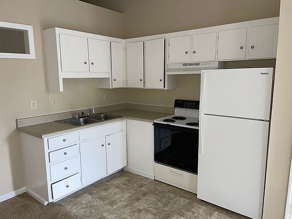 4th image of 445 City View St APT D