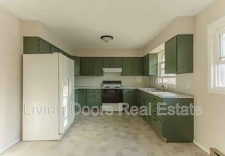 402 W Eldora Ave #D — Photo 6