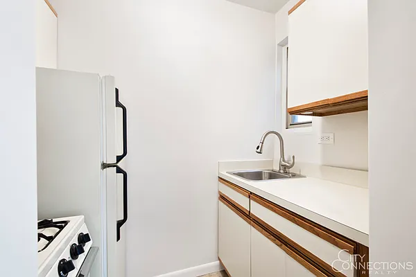 Rented by City Connections Realty | media 12