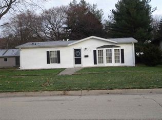 806 W Franklin St, Oregon, IL 61061