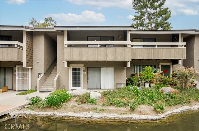 262 Streamwood — Photo 3
