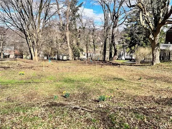 2302 Longcrest Ave, Bethel Park, PA 15102