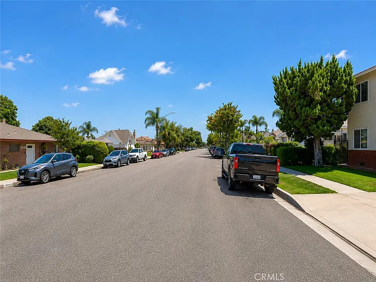 15915 1/2 S Orizaba Ave — Photo 9