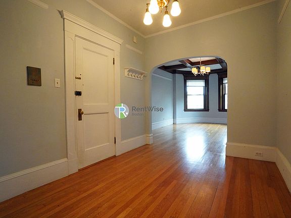 4th image of 94 Naples Rd APT 5