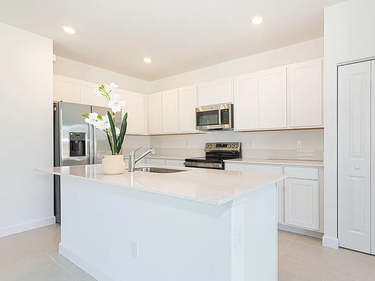 503 SE Rivergrass St — Photo 20