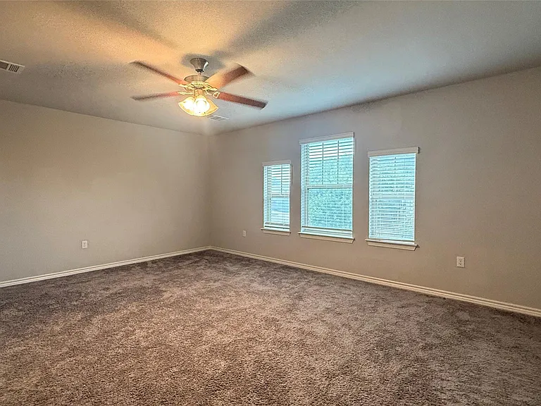 9102 Gage Dr — Photo 14