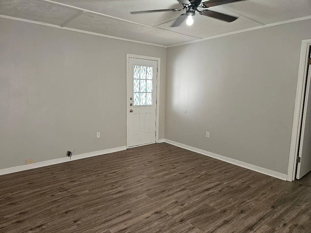 3 bed, 2.0 bath, 1476 sqft, $1,560 — Photo 2