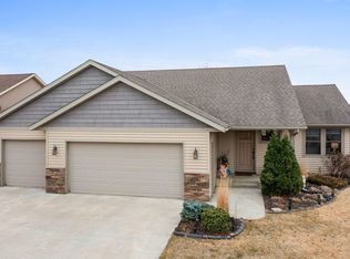 1388 Robert Creek Curv, Belle Plaine, MN 56011