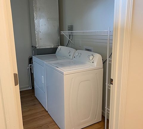 5th image of 1351 W Allen St #23