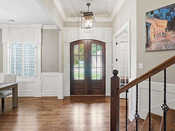 3rd image of 310 Miramar Blvd