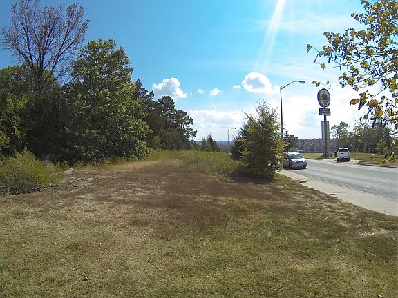 4th image of S Wildwood Dr