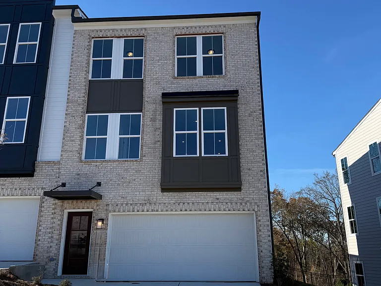 1455 Creekside Cir NW — Photo 1