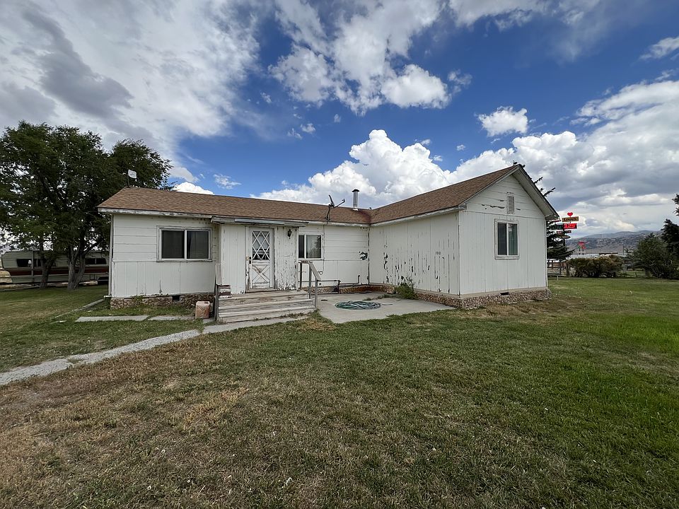 1st image of 380 Moor Ave