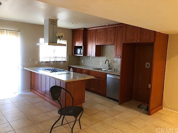 2nd image of 1851 W Glenoaks Ave APT C