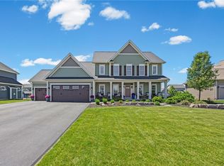 199 Forest Glen Dr, Hilton, NY 14468