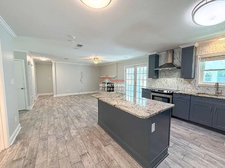 220 Cordoba St — Photo 13