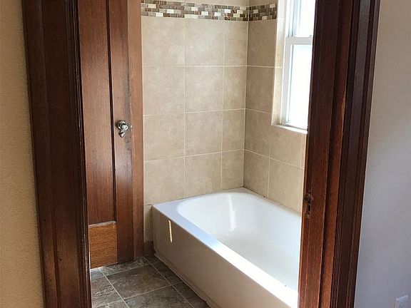 5th image of 1016 S 8th St APT C1