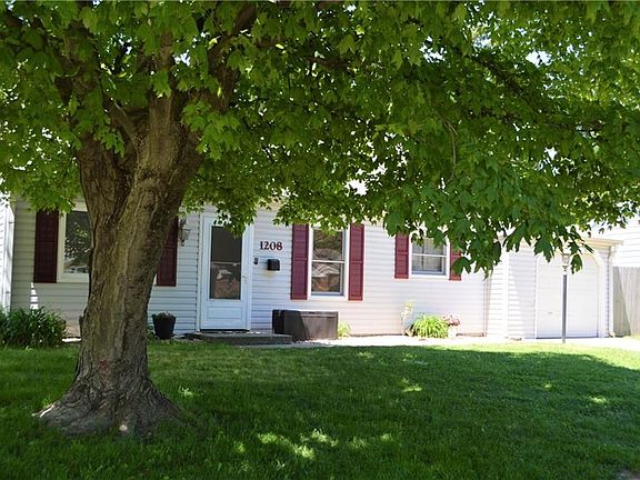 3rd image of 1208 Fairview Dr