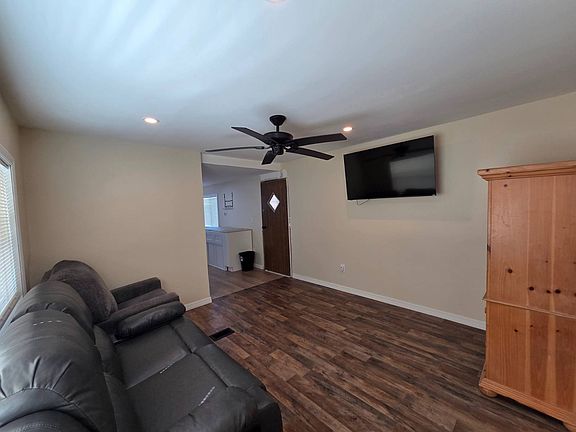 3rd image of 7424 Hob Ln