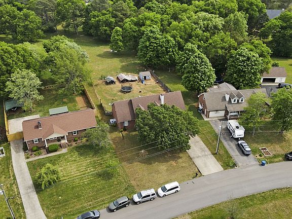 3rd image of 3950 Country Park Ln