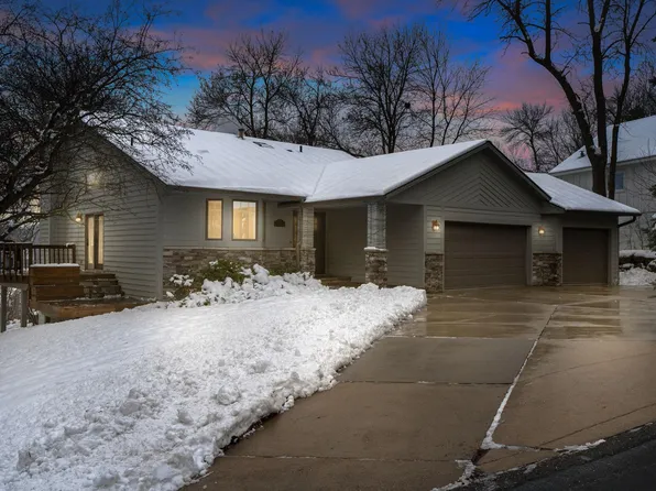 541 Indian Hill Rd, Chanhassen, MN 55317