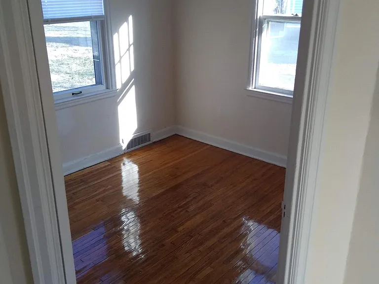 116 Howard Ave — Photo 5