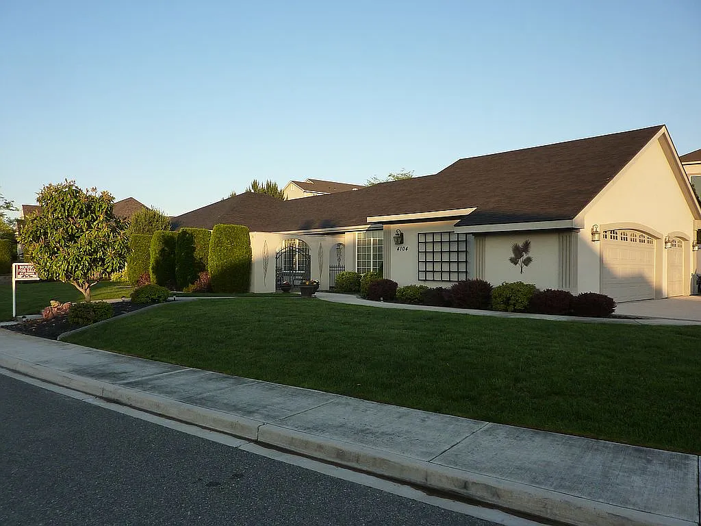 4104 Acacia Ct photo 1