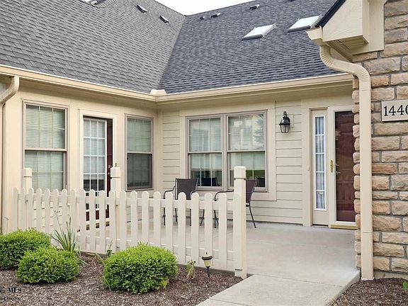 4th image of 1440 Meadow Way Dr