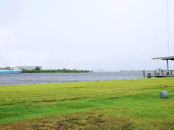 Marina Rd, Chalmette, LA 70043