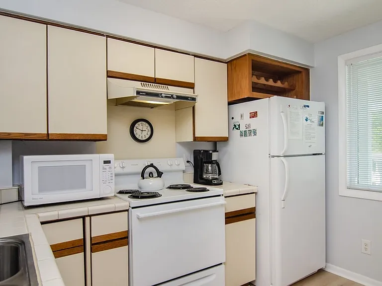 2110 Surf Rider Cir #A — Photo 18