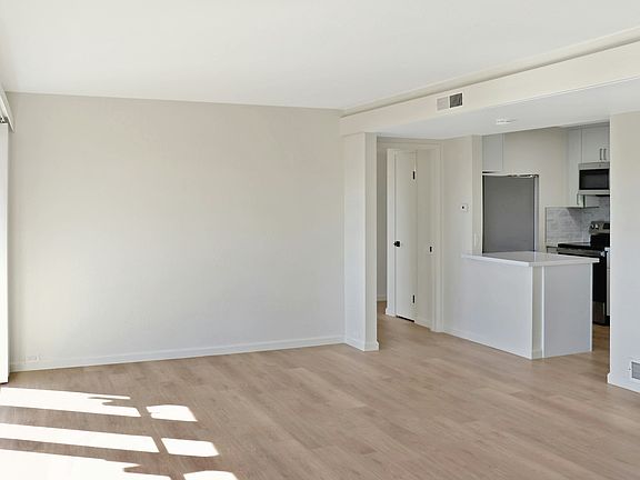 2nd image of 36 Harbor Oak Dr #12