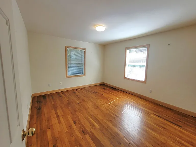 225 S State St #A — Photo 37