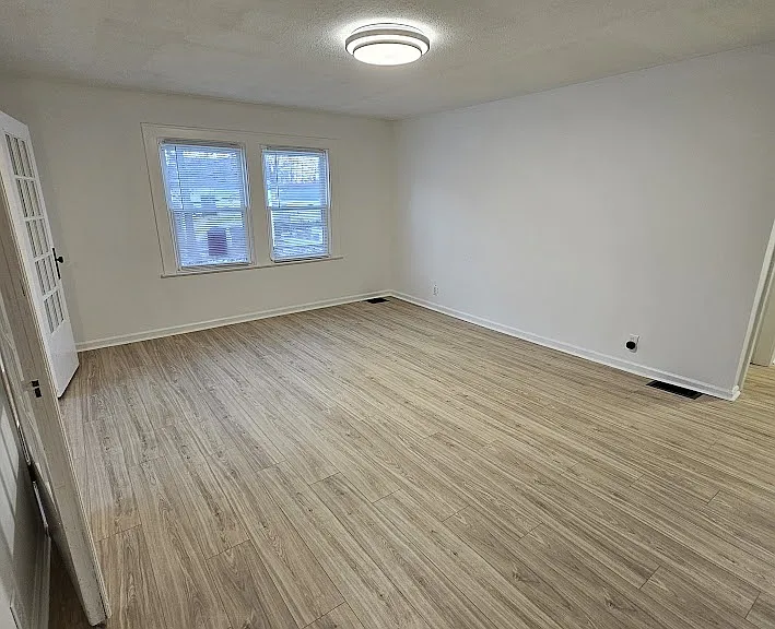 441 Cecil Ave — Photo 37