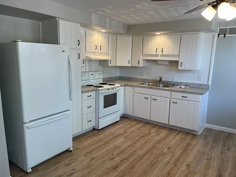 218 S Perry St — Photo 19