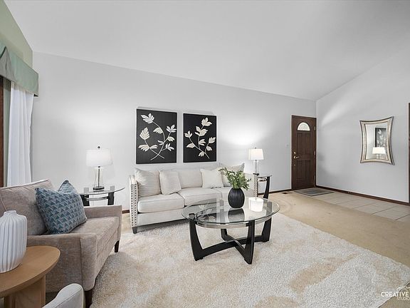 5th image of 205 S Lodge Ln