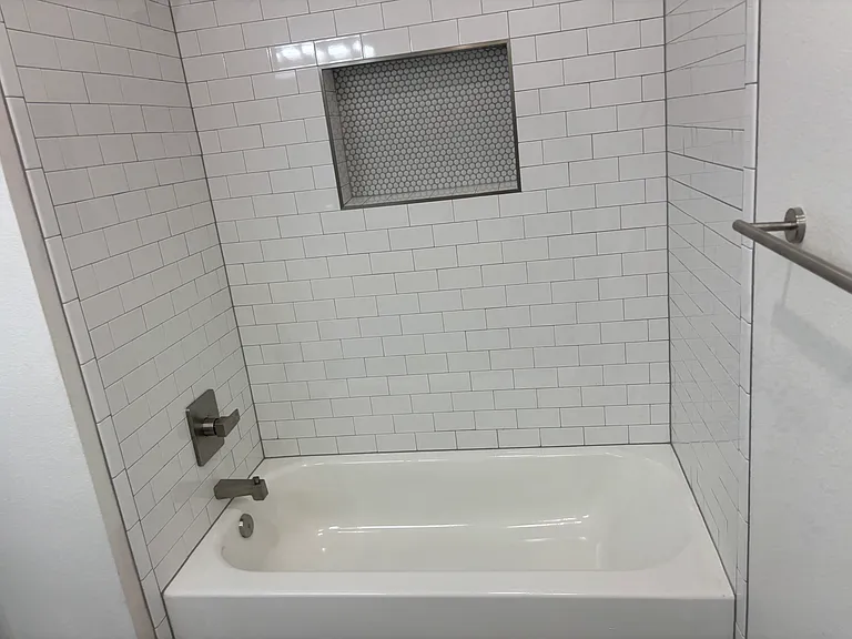 900 Layne Dr — Photo 6