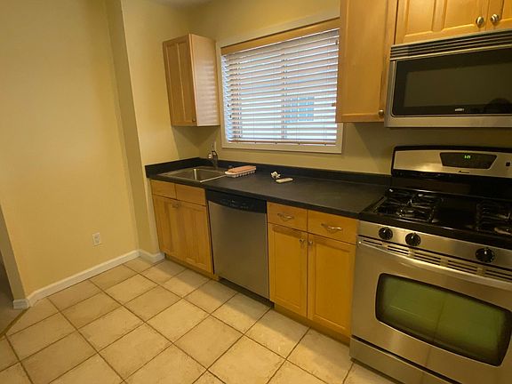 4th image of 2369 E 72nd St