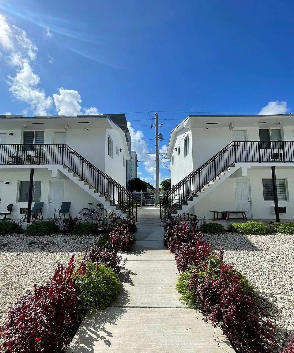 2 bed, $1,900 — Photo 1